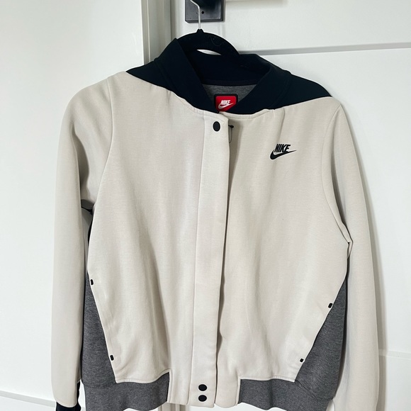 Nike Fleece Bomber Jacket. Excellent condition. Size medium. - Picture 2 of 4